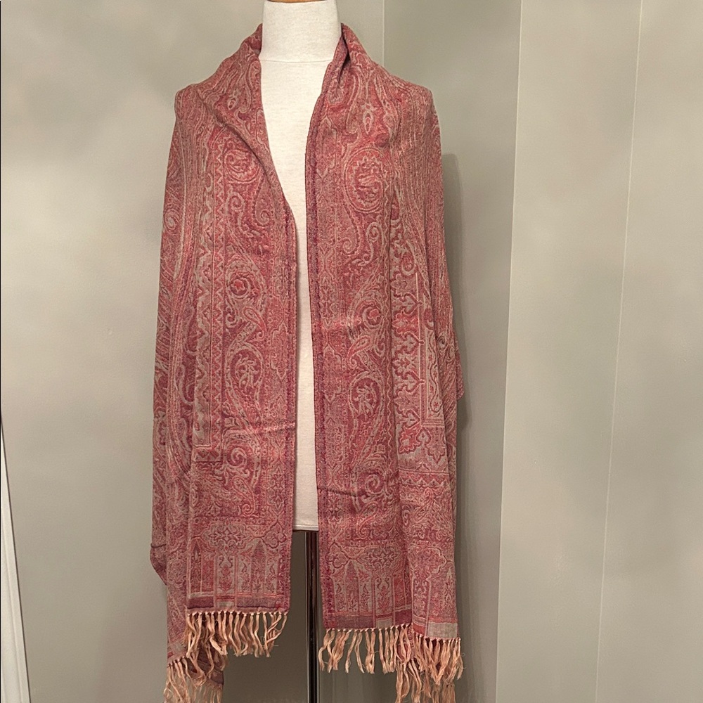 Elegant Paisley Women's Shawl